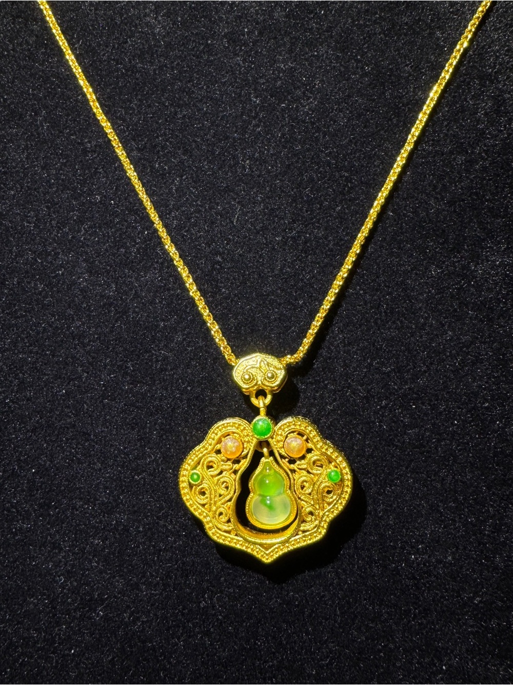 Gold Gourd Pendant Necklace Green Jade Style - Picture 5 of 7